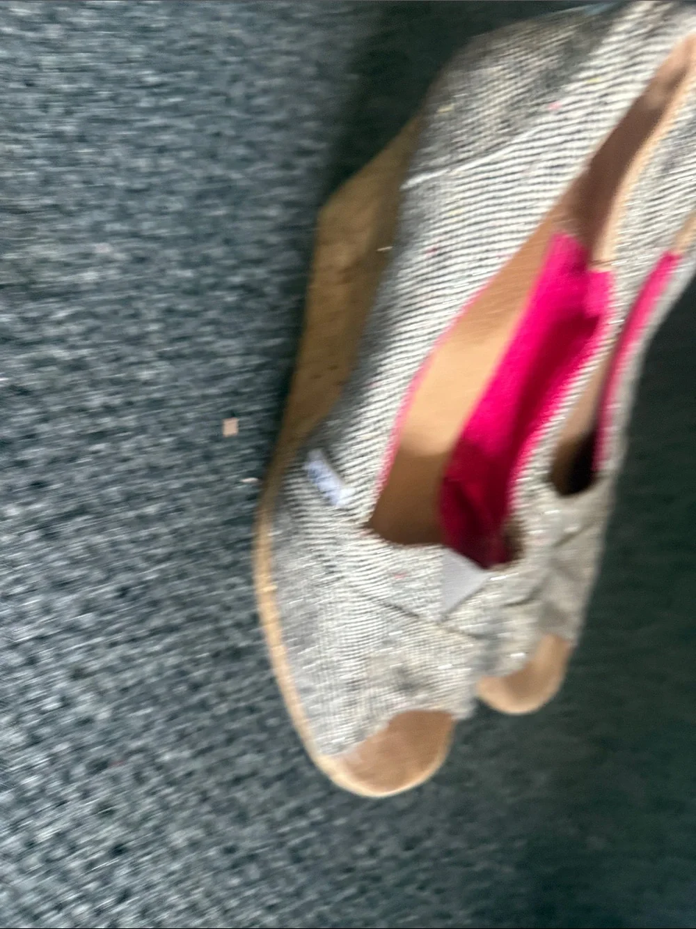 Toms size 8.5 Gray Tweed Peep-Toe Flats with Bright Pink Lining